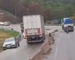 Vídeo: Carreta invade contramão da BR-381 e quase provoca acidente na Grande BH