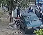 Vídeo: Ladrão tenta furtar moto e morre a tiros por empresário na Grande BH