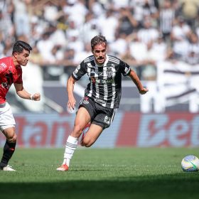 Atl&eacute;tico reserva, pensando na final da Copa do Brasil, encara o xar&aacute; goianiense que &eacute; o lanterna do Brasileir&atilde;o. A Minas FM transmite.