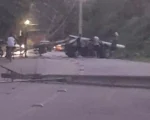 Homem foge após carro bater e derrubar postes no Candelária
