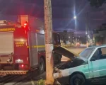 Carro pega fogo em Arcos