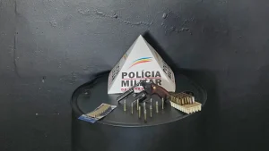 Homem armado &eacute; preso pela PM ap&oacute;s den&uacute;ncia de amea&ccedil;a em rodovi&aacute;ria de Ita&uacute;na