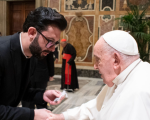 Padre da Diocese de Divinópolis se encontra com o Papa Francisco