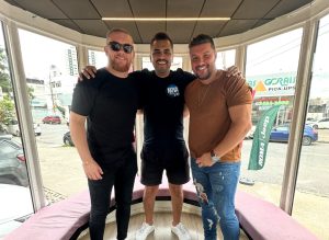 Jo&atilde;o Lucas e Diogo agitam o Est&uacute;dio de Vidro da R&aacute;dio Nova Sertaneja BH 94.5