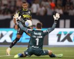 Botafogo goleia o Vasco no Brasileirão