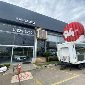 Est&uacute;dio M&oacute;vel 94LIVE mostra as novidades da Minauto Fiat