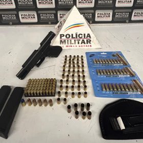 Homem ameaça ex-namorada com arma de clube de tiro em Divinópolis