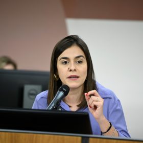 Mulher que tentou agredir deputada Lohanna &eacute; condenada