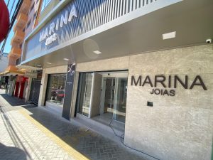 Est&uacute;dio M&oacute;vel 94LIVE acompanha reinaugura&ccedil;&atilde;o e anivers&aacute;rio da Marina Joias