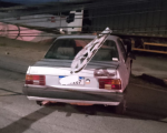 Carro derruba postes e causa lentidão na Via Expressa em Contagem