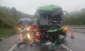Excursão com divinopolitanos para Cabo Frio bate em outro ônibus e deixa diversos feridos