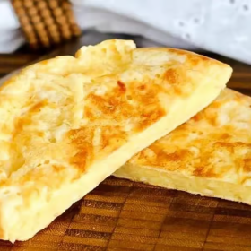 Receita caseira: aprenda a fazer pão de queijo de frigideira, leva menos de 30 minutos!