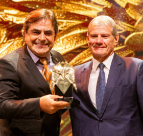 Deputado Federal Domingos S&aacute;vio &eacute; homenageado em premia&ccedil;&atilde;o em S&atilde;o Paulo