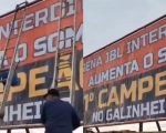 Vídeo: Flamenguistas montam outdoor na Grande BH provocando o Atlético: “1º campeão do galinheiro”