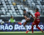Atlético vence, rebaixa Furacão e se classifica pra Sul-Americana