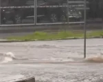 Vídeo: Alagamentos recorrentes no bairro Bom Pastor geram indignação entre moradores e comerciantes