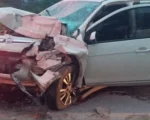 Arcos: Acidente entre carro e caminhão guincho deixa três feridos