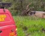 Capotamento de carro é registrado na MG-431 em Itaúna