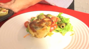 Bom Apetite: aprenda a fazer batata recheada com lingui&ccedil;a calabresa