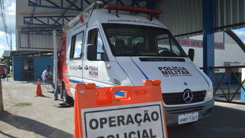 Homem procura PM após perder documento e é preso por estar foragido em Nova Serrana