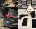 Trio é preso com carro furtado e réplica de arma em Divinópolis; um dos criminosos estava foragido