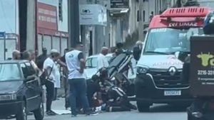 Urgente Crian&ccedil;a &eacute; atropelada no bairro S&atilde;o Jos&eacute;, em Divin&oacute;polis
