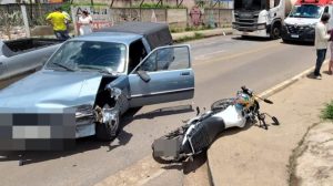 V&iacute;deo: Motociclista morre ap&oacute;s bater de frente com caminhonete em Ita&uacute;na