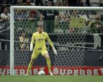 América negocia contratação de Matheus Mendes, goleiro do Atlético