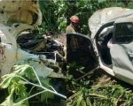 Caminhonete cai de barranco e deixa pessoa morta na Grande BH