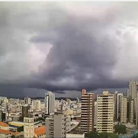 Vídeo: Formação da chuva que caiu em Divinópolis