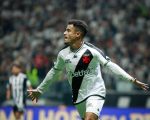 Coutinho brilha e Vasco vence o Galo por 2×0