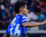 Cruzeiro vence com gol de Tevis, mas fica fora da Libertadores
