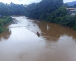 Jovem desaparece após pular de uma ponte sobre o rio Paraopeba, na Grande BH