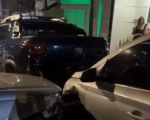 VÍDEO: Motorista embriagado é preso após bater em oito veículos na Pampulha, em BH