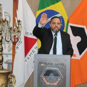 Nei Burguer assume liderança do governo na Câmara de Divinópolis em 2025