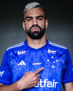 Novo xerife da zaga do Cruzeiro fala de seu retorno a Toca da Raposa.