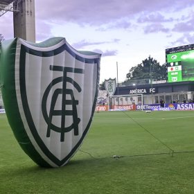 Coelho quer assumir a lideran&ccedil;a de seu grupo no mineiro. Am&eacute;rica x Villa Nova.