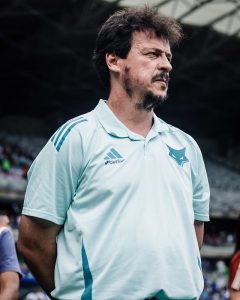 Dinizismo durou apenas 20 jogos no Cruzeiro. O segundo Fernando demitido em 4 meses.