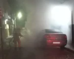 Carro pega fogo no Centro de Formiga