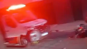 Rapazes que praticavam rolezinho do grau atropelam pedestre e entram em confronto com policial &agrave; paisana
