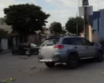 Câmera de segurança registra colisão entre veículos em Divinópolis