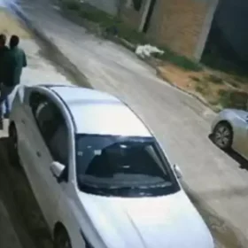 Perdig&atilde;o: Ladr&otilde;es n&atilde;o conseguem roubar carro el&eacute;trico, mesmo com instru&ccedil;&otilde;es de dono