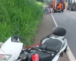 Itaúna: Mulher é atropelada por motociclista e sofre traumatismo craniano