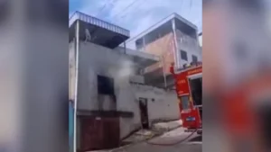 Casa de motorista que atropelou menino de 6 anos em Nova Serrana &eacute; incendiada