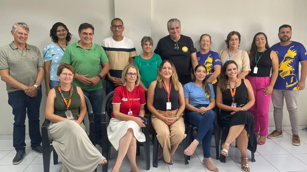 Domingos S&aacute;vio entrega R$ 500 mil em emendas para entidades de Divin&oacute;polis