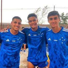 Cruzeiro vence e segue na Copinha