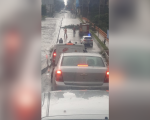 Queda de árvore interdita ponte do Porto Velho, sentido Centro, em Divinópolis