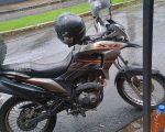Vídeo: moto é furtada no Danilo Passos e capacete cai durante a fuga