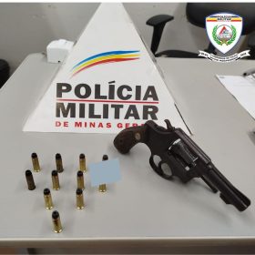 Durante corrida de app, passageiro &eacute; preso com arma e muni&ccedil;&atilde;o, em Nova Serrana