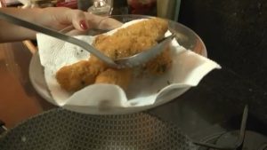 Bom Apetite: Aprenda a fazer croquete de lingui&ccedil;a